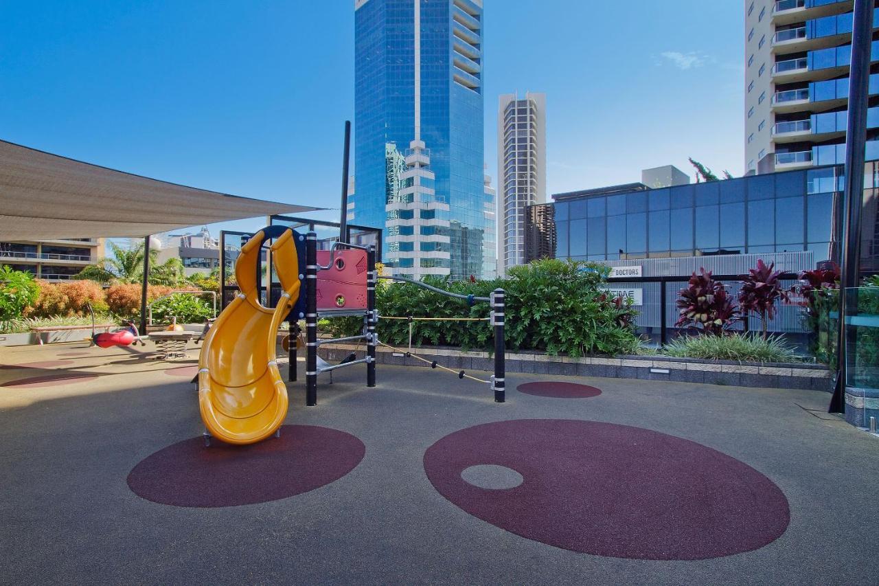 Circle On Cavill Surfers Paradise Mid Week Madness Deal - Q Apartment *