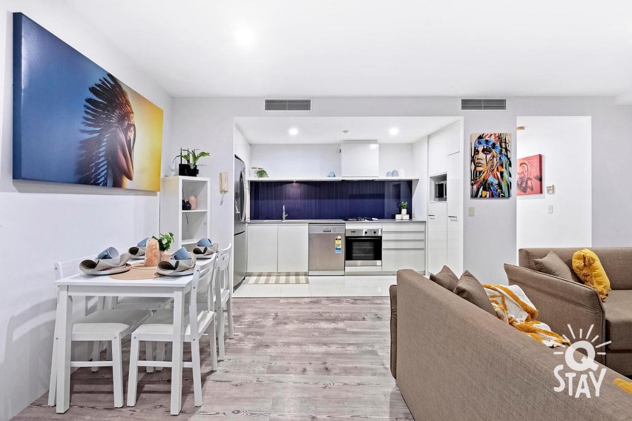 Circle On Cavill Surfers Paradise Mid Week Madness Deal - Q Apartment *