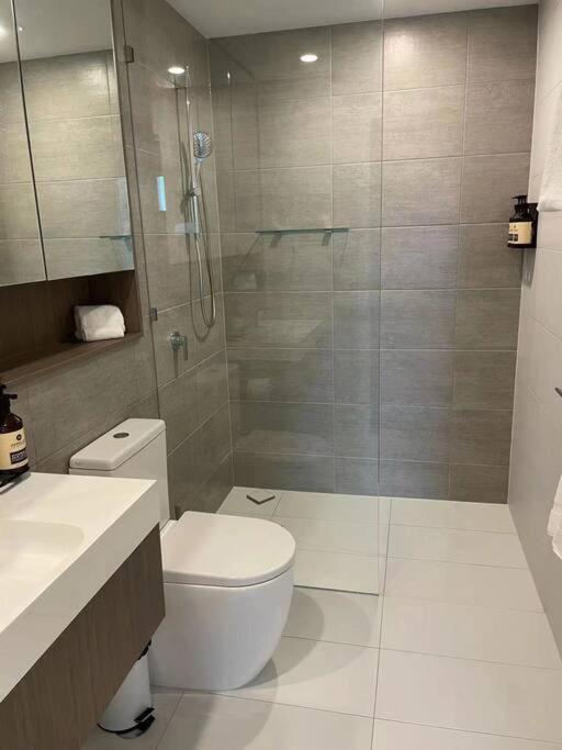22nd Level - New 1 Bedroom Unit In Casino Tower 1 * Gold Coast