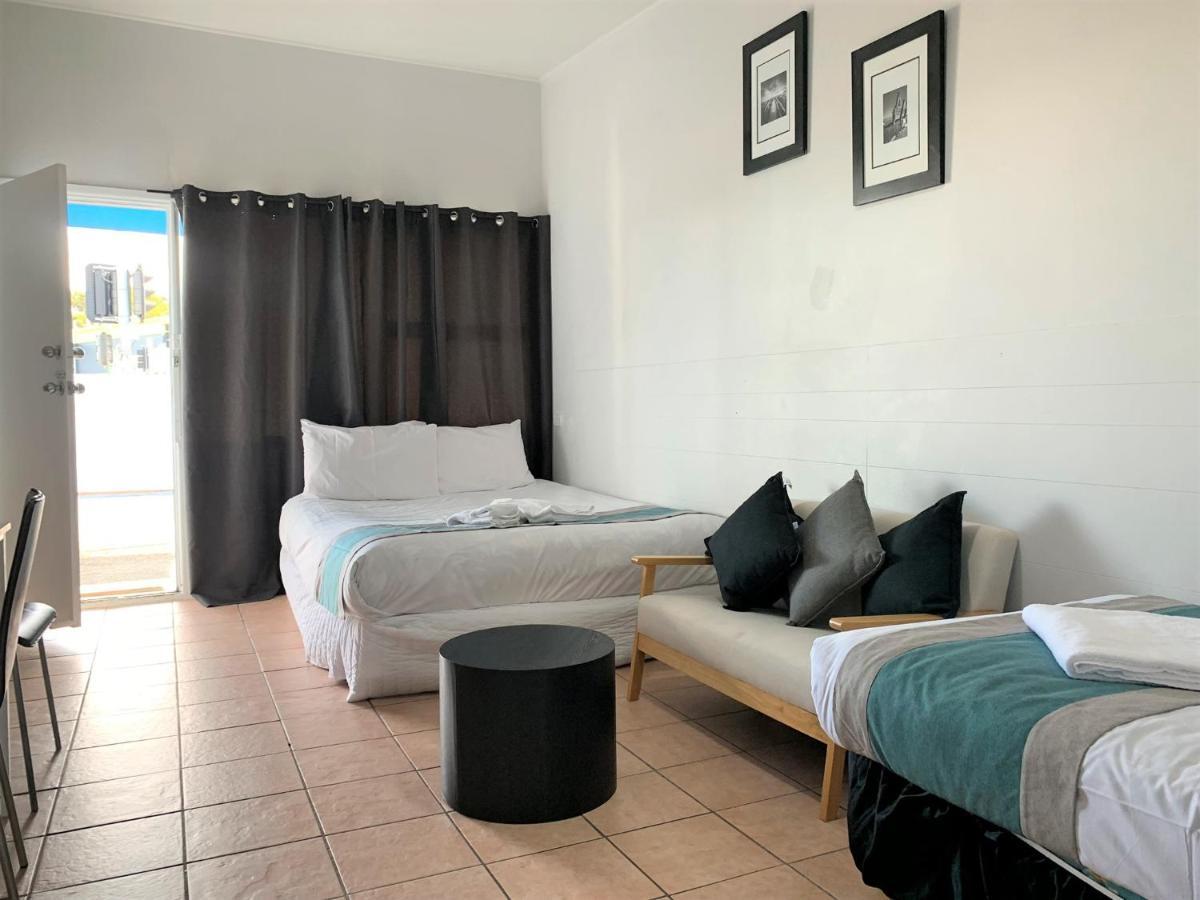 Aqua Blue 3*