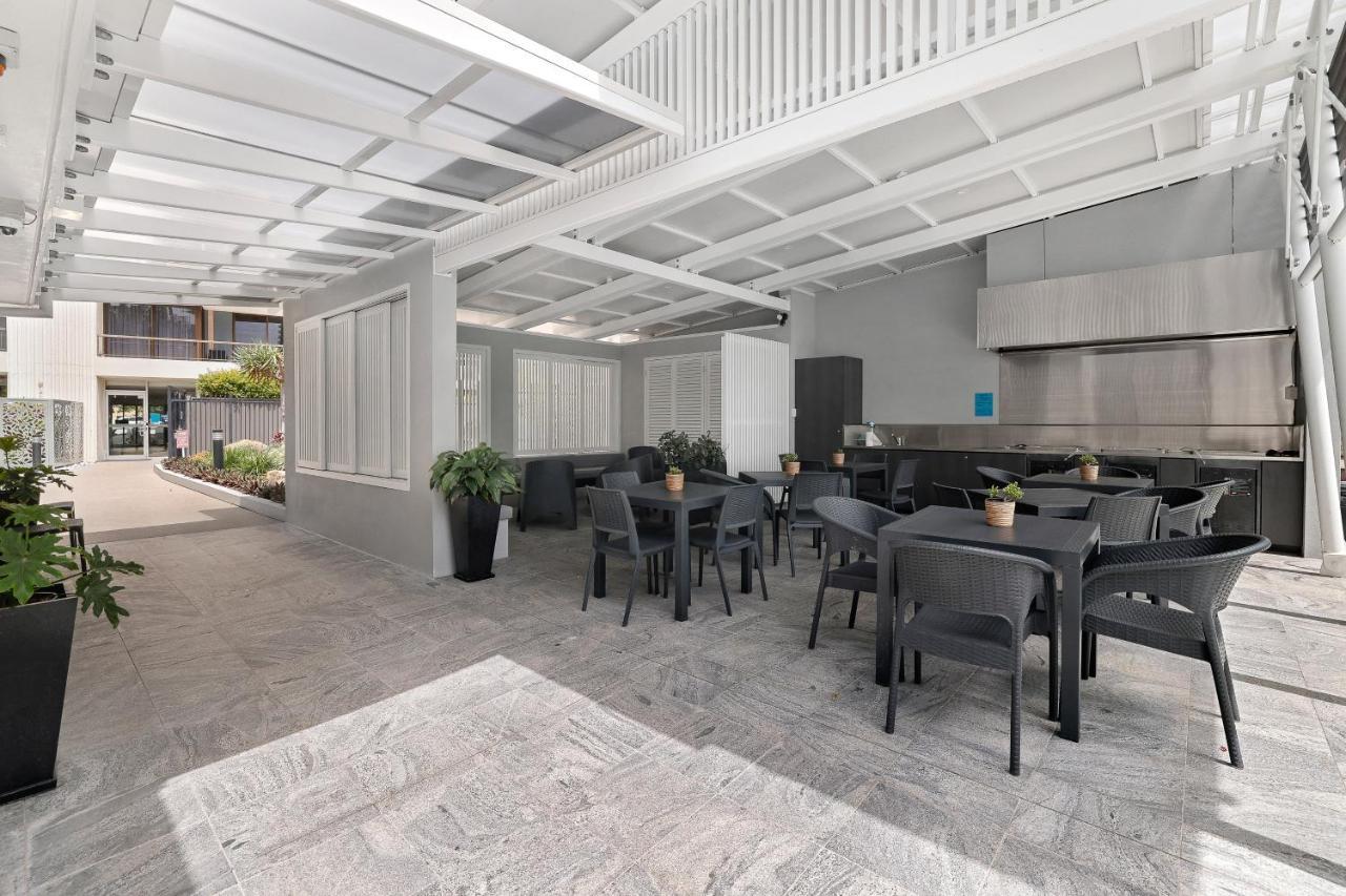 Surfers Century Oceanside Aparthotel Gold Coast