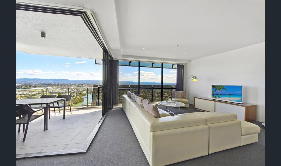 Cavill Avenue Luxury Private