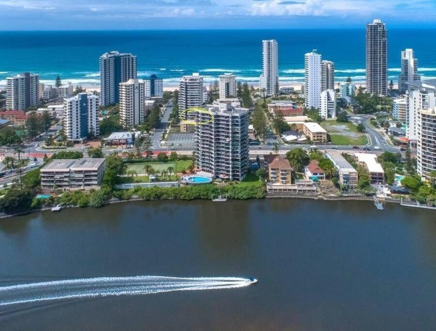 Absolute Riverfront 2br Apt, Views From Every