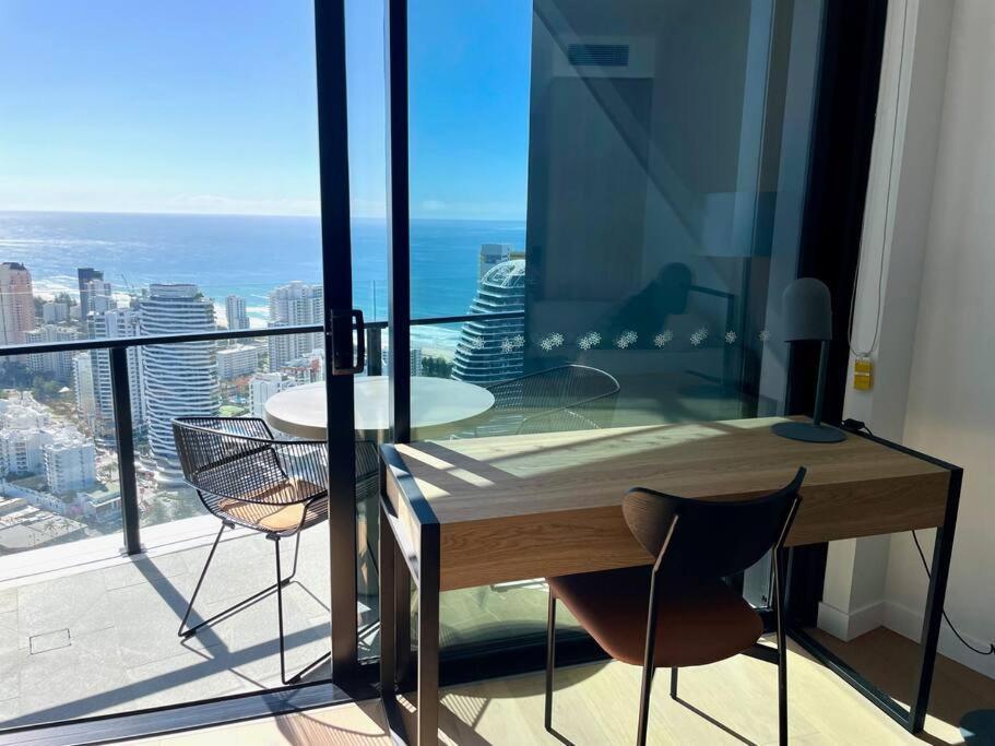 Broadbeach Luxury Oceanview 2beds 49f * Gold Coast