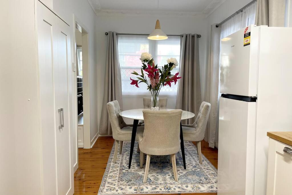 Holiday home House 100ms To Freshly Renovated New Appliances