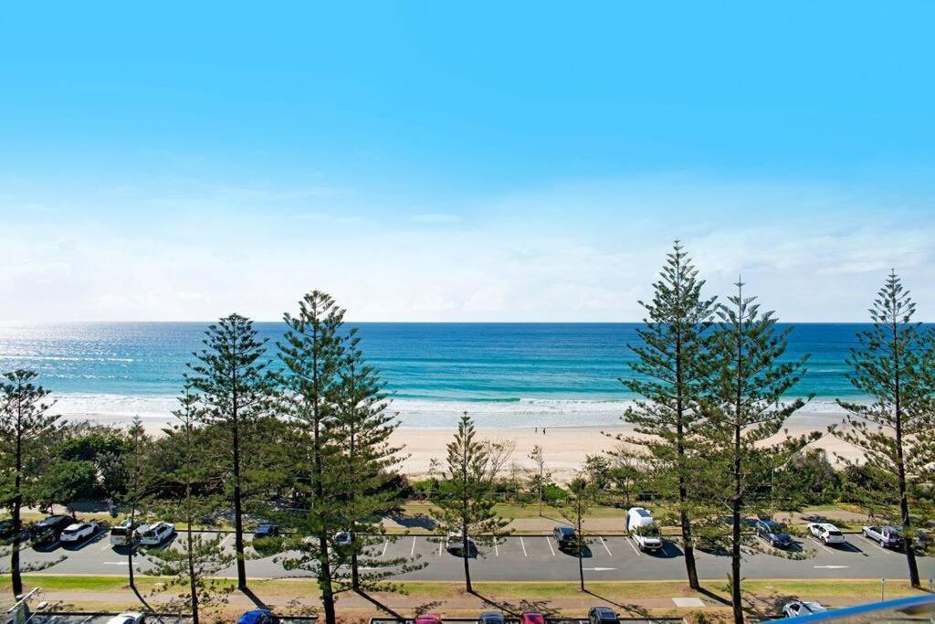 Southern Cross - Hosted By Burleigh Letting