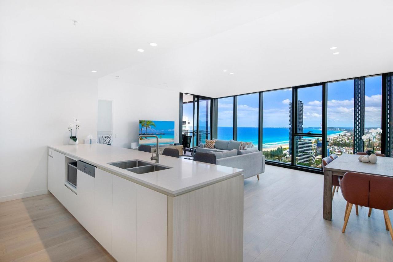 Signature Broadbeach Ocean Views - Coasthm Apartment *