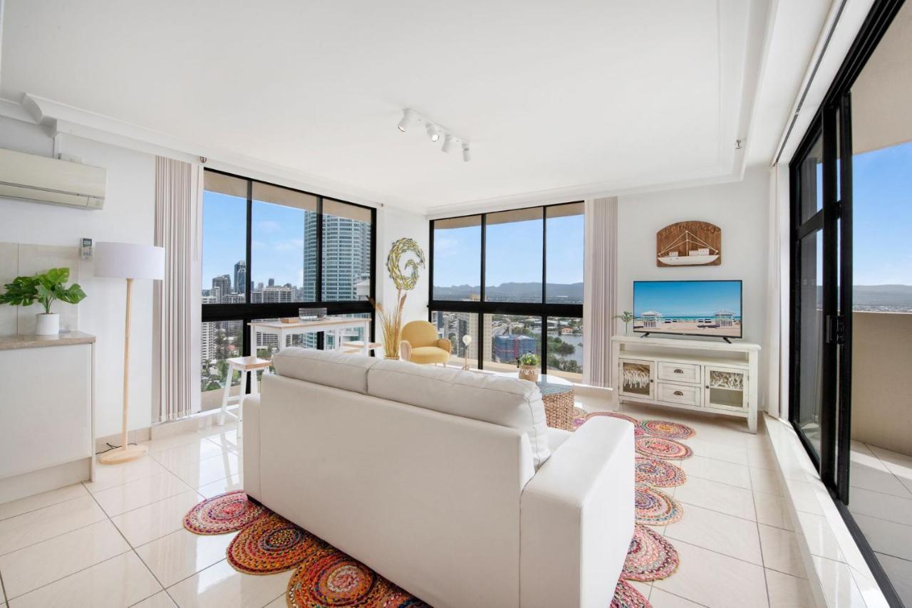 Apartment Escape In The Heart Of Surfers *