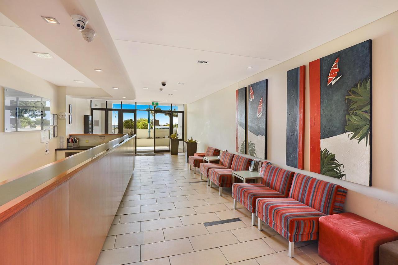 Aqualine On The Broadwater Aparthotel