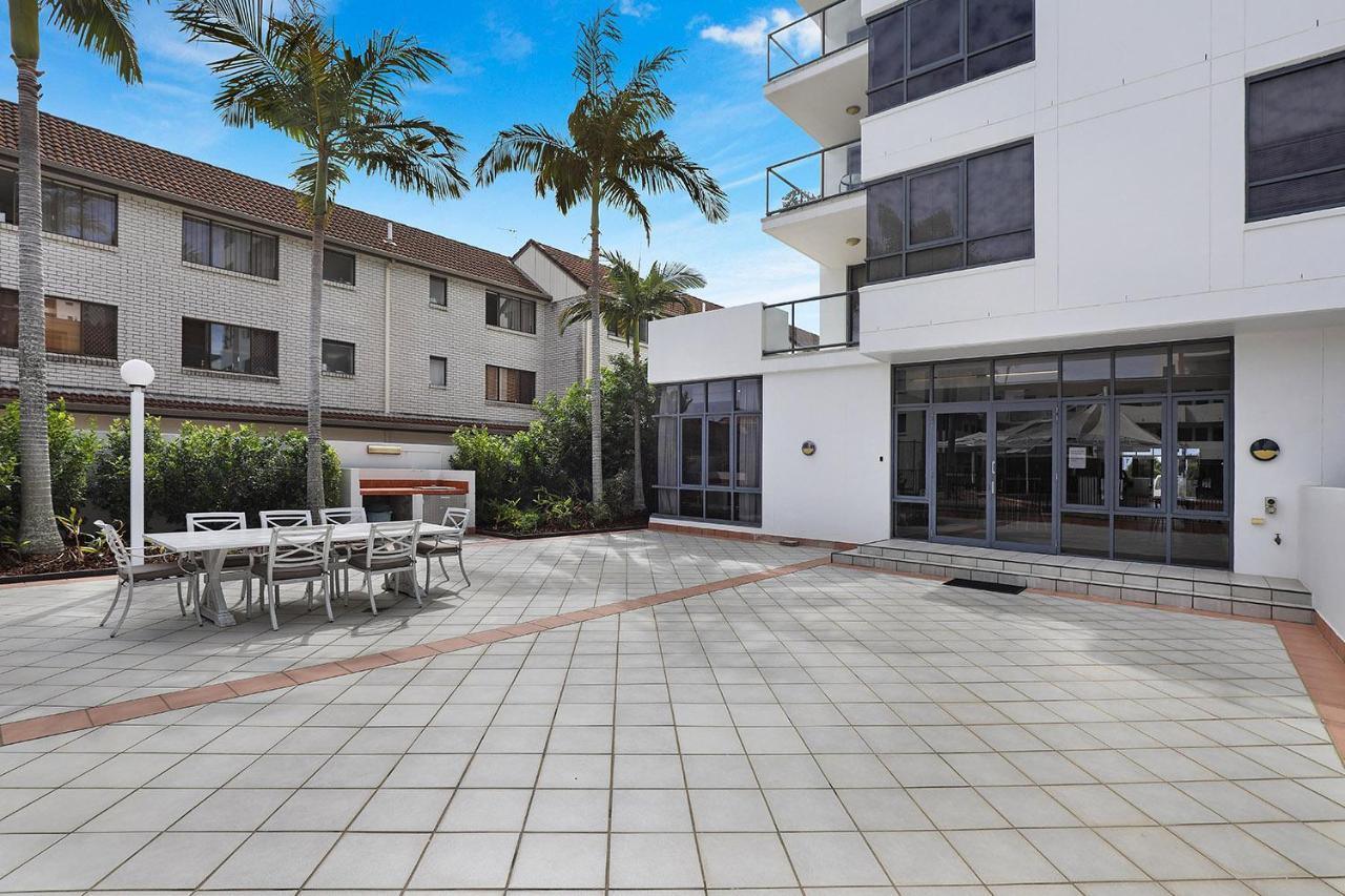 Aqualine On The Broadwater Aparthotel