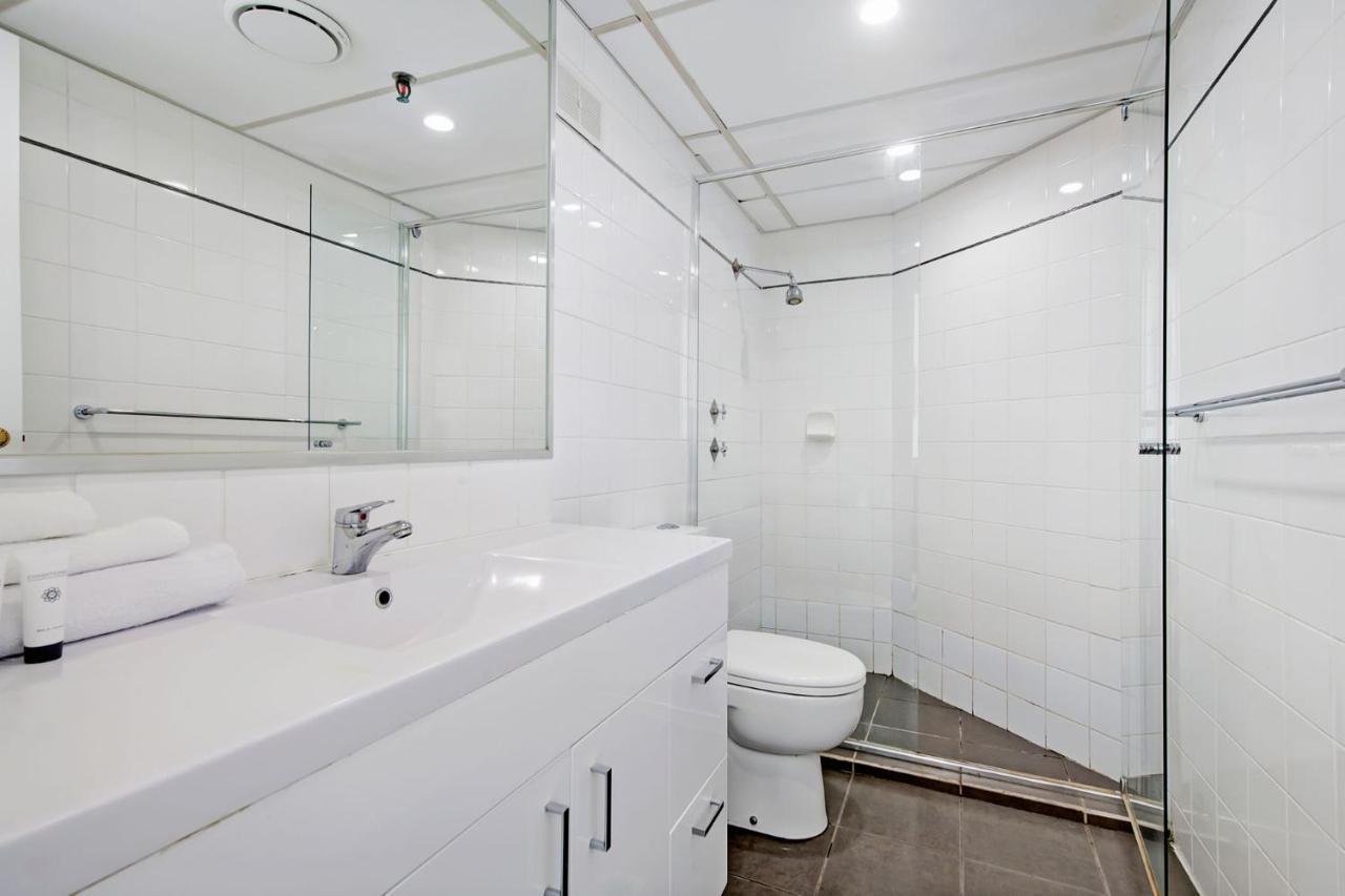 Focus Beachfront 2 Bedroom With Ocean Views Apartment Gold Coast