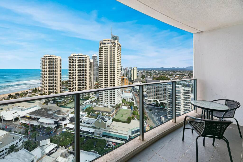 Spectacular 19th Floor In Heart Of Surfers Paradise