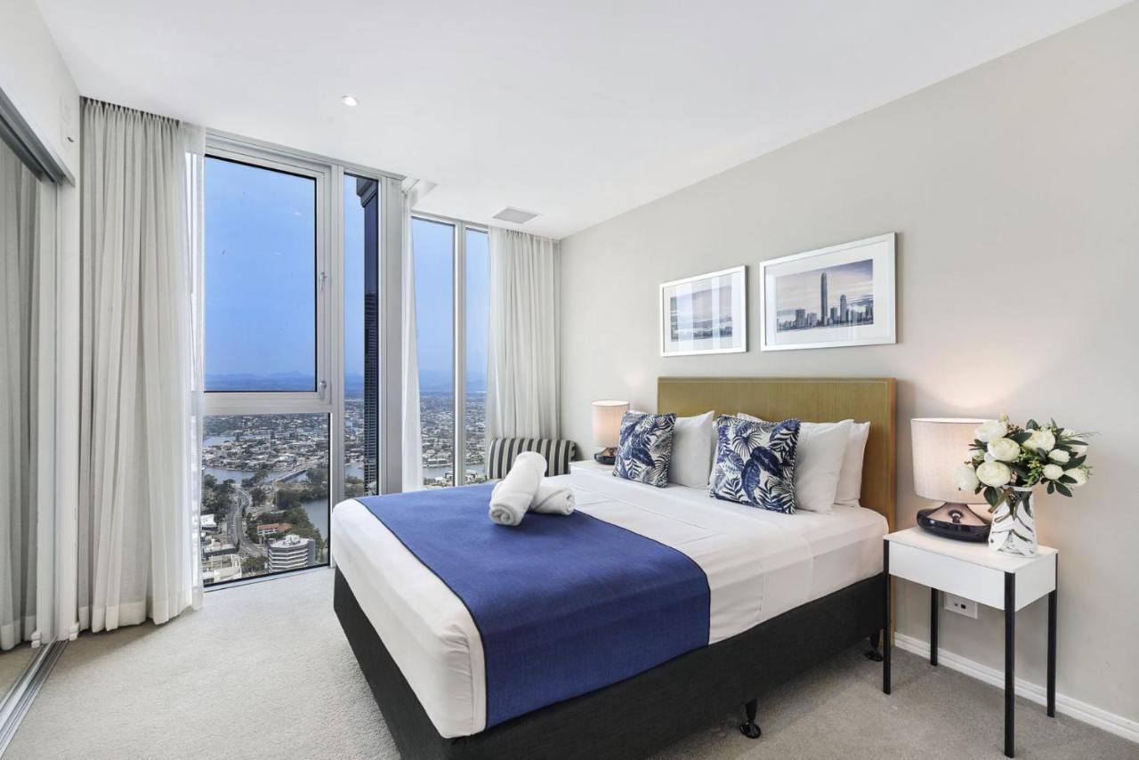 Apartment 49th Floor With Ocean And Skyline Views Sitting Above The Hilton Gold Coast