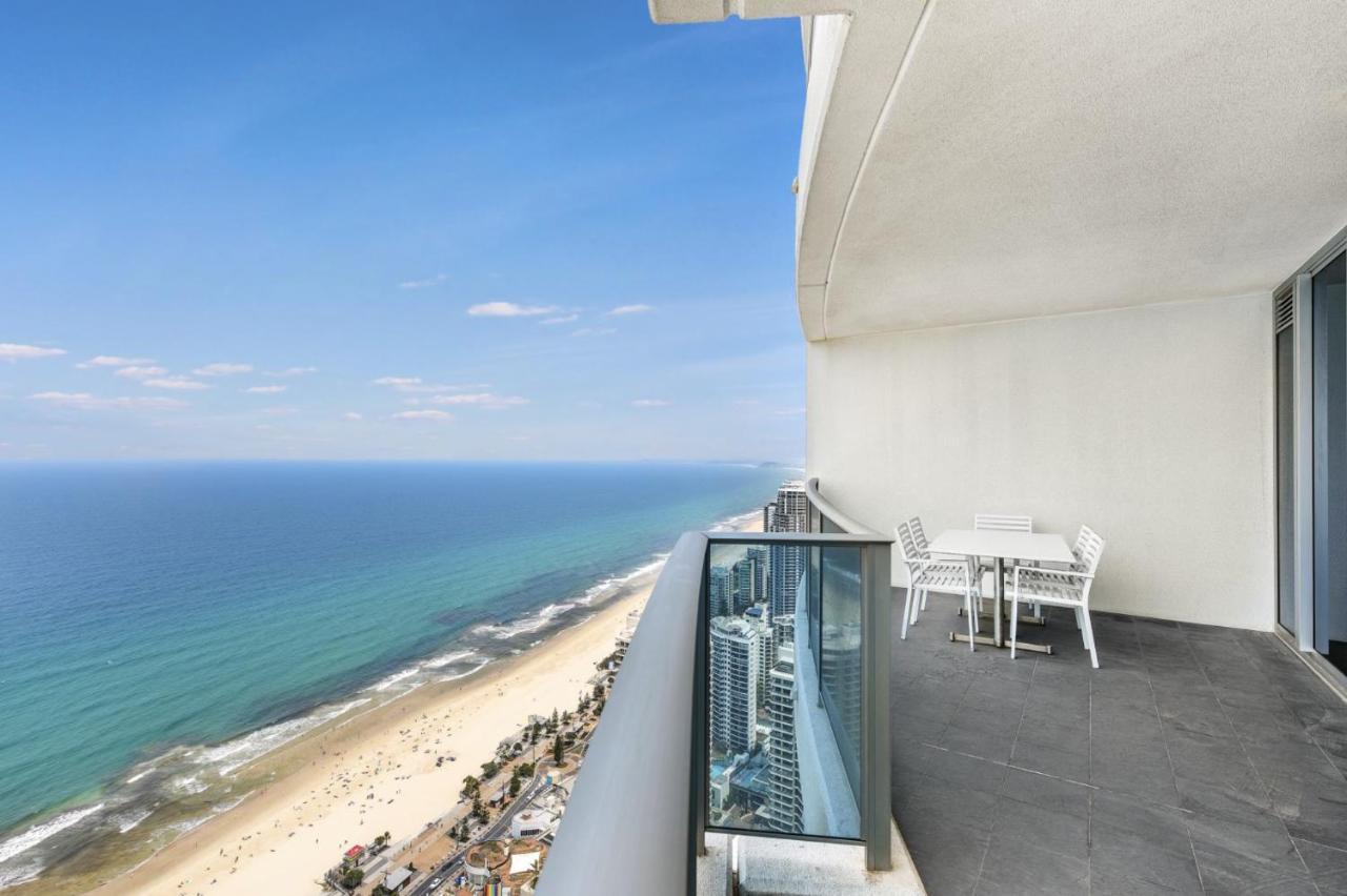 Apartment 49th Floor With Ocean And Skyline Views Sitting Above The Hilton *
