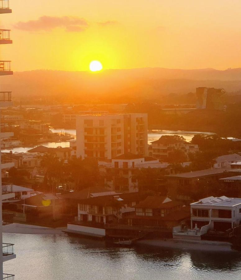 Bellagio@chevron, Luxe, 2 Bedroom In The Heart Of Surfers Paradise! Apartment Gold Coast