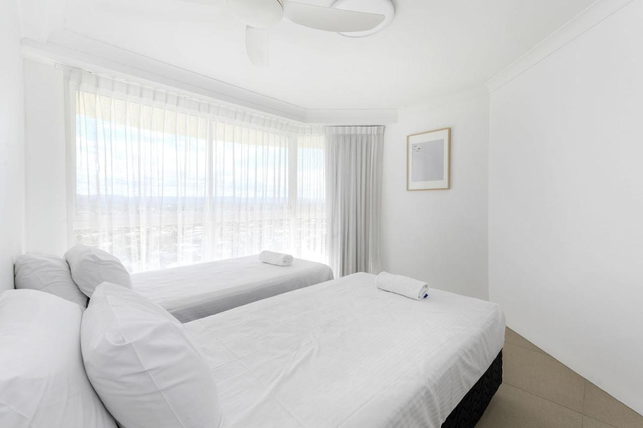 Stunning Views - 15t Floor Unit *