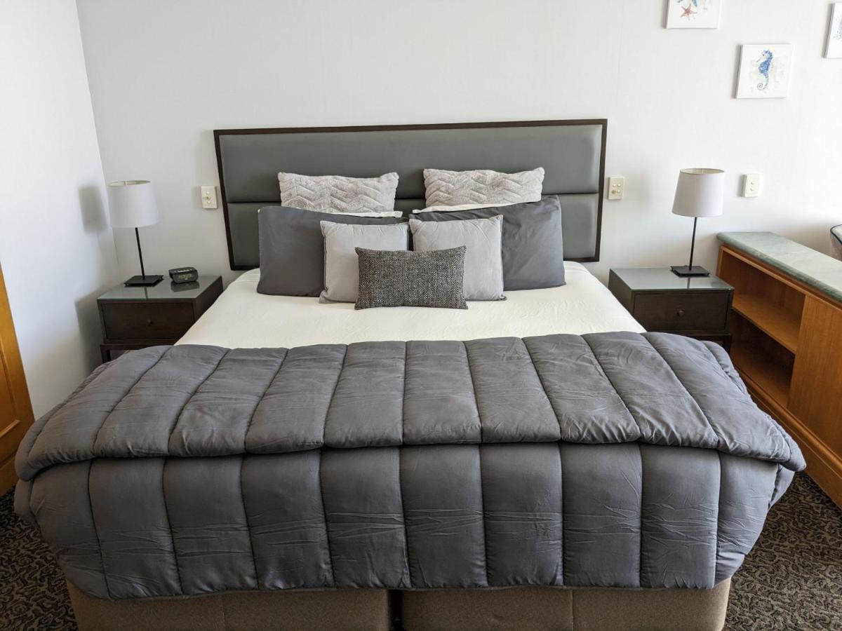 Luxury Ocean View 17th Level Studio Apartment Gold Coast