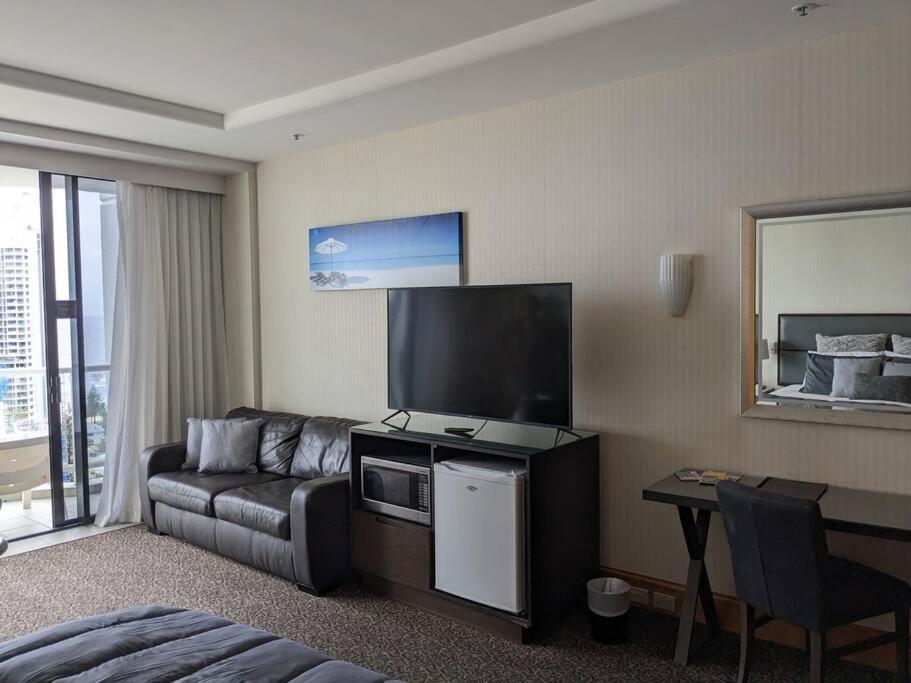Luxury Ocean View 17th Level Studio Apartment Gold Coast