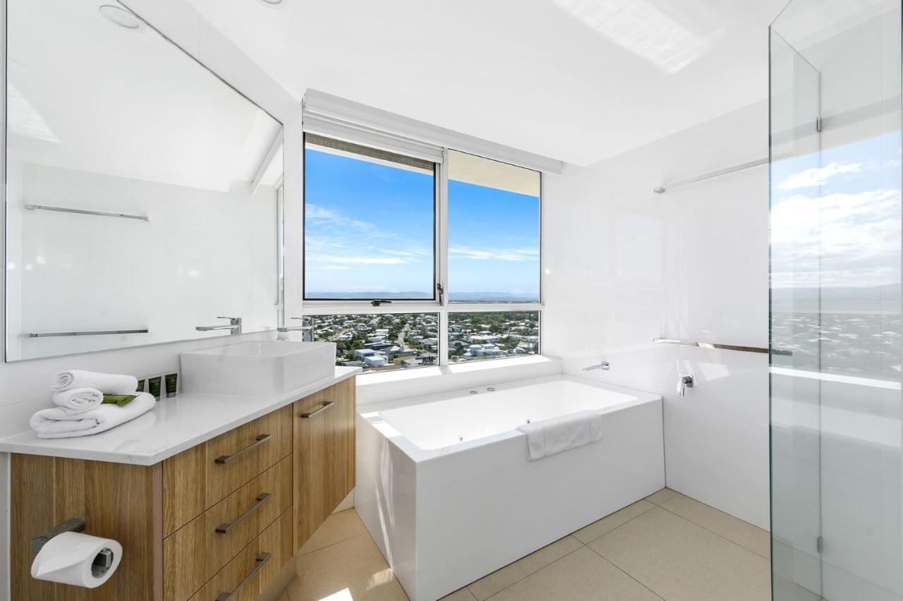 Apartment Stunning Views - 15t Floor Unit Gold Coast