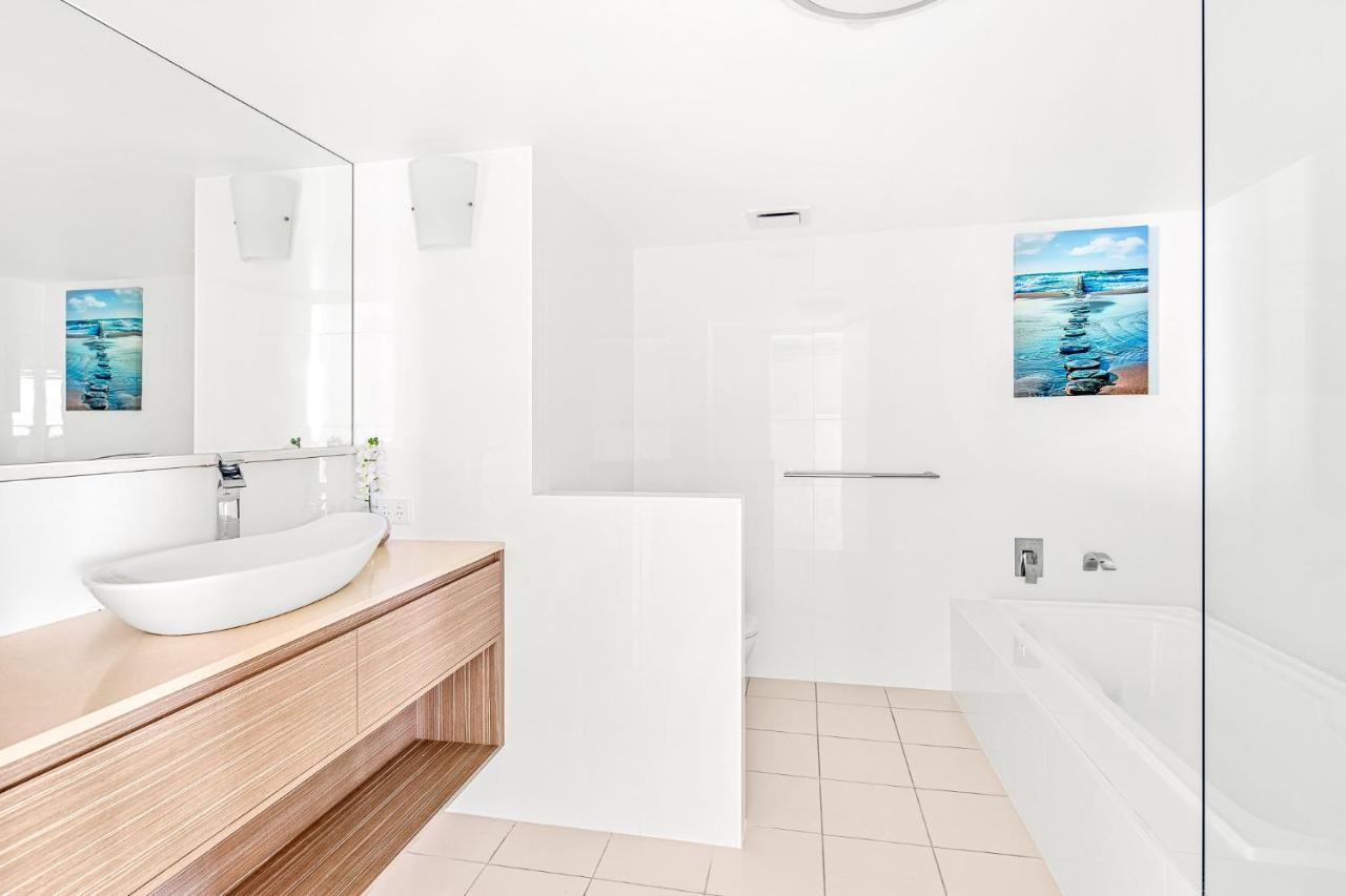 Crown Towers - Private 3 Bedroom Apartment