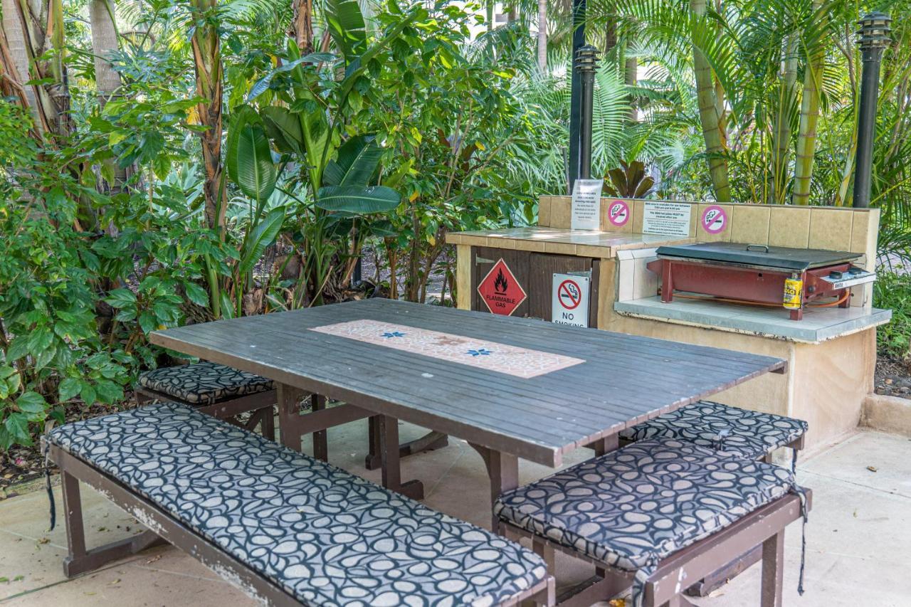 Apartamento Heart Of Burleigh - Perfect Location With Pools *