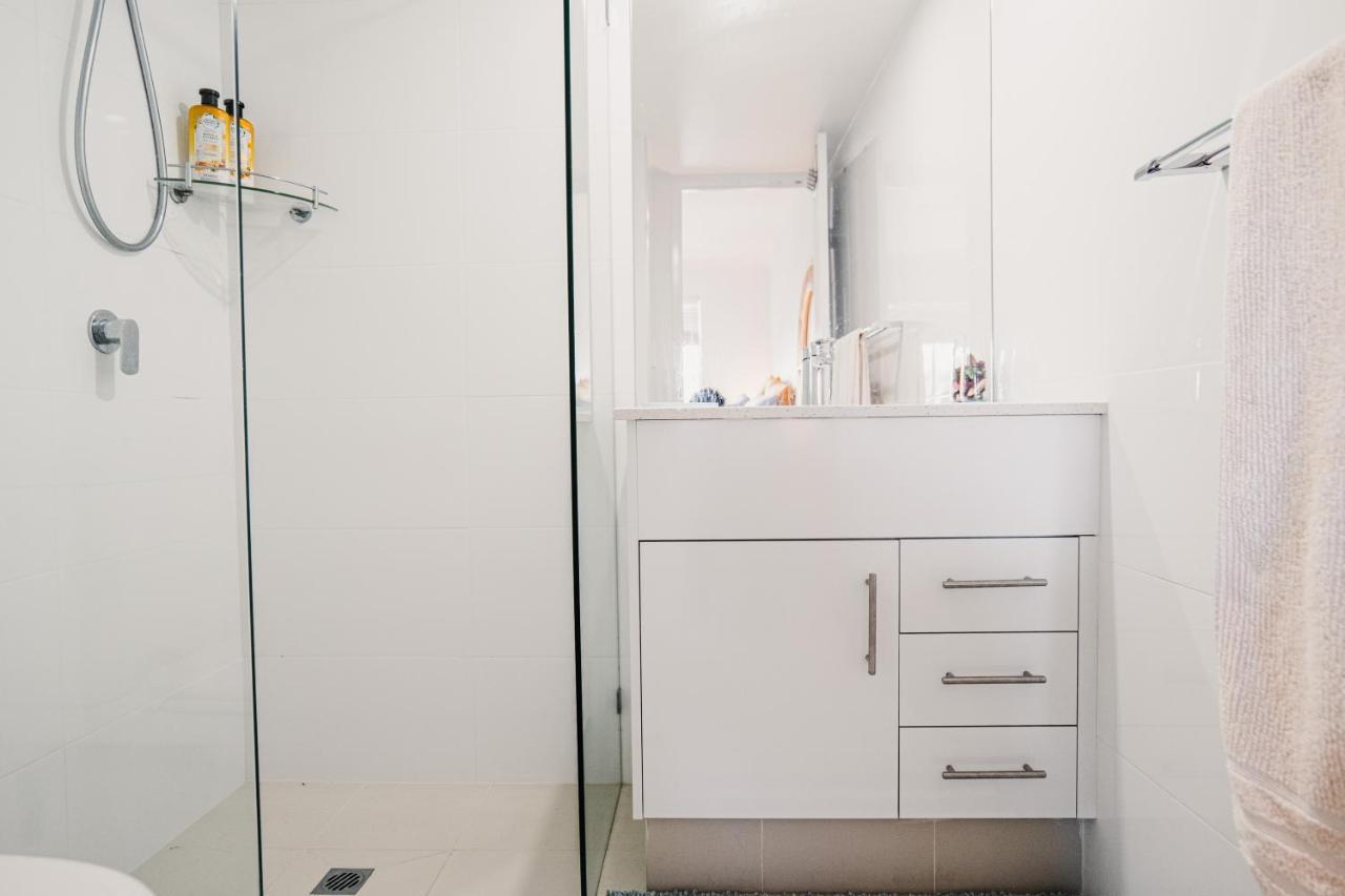 Apartamento Heart Of Burleigh - Perfect Location With Pools *