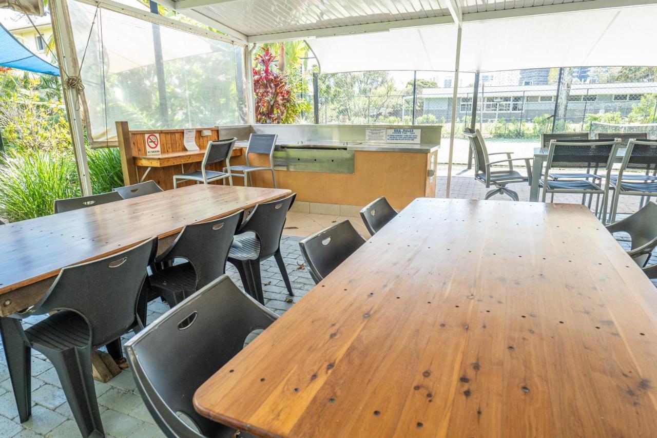 Apartamento Heart Of Burleigh - Perfect Location With Pools *