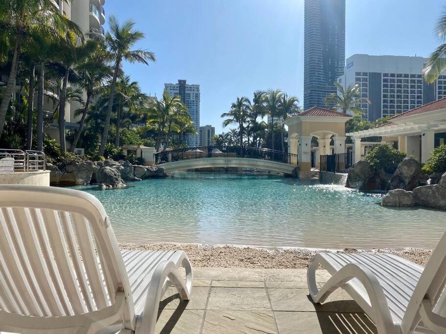 Breathtaking Views From Stunning 42nd Floor Skyhome & Living Apartment Gold Coast