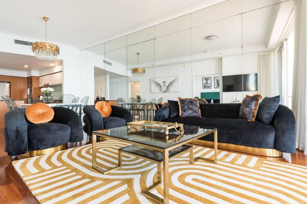 Breathtaking Views From Stunning 42nd Floor Skyhome & Living * Gold Coast