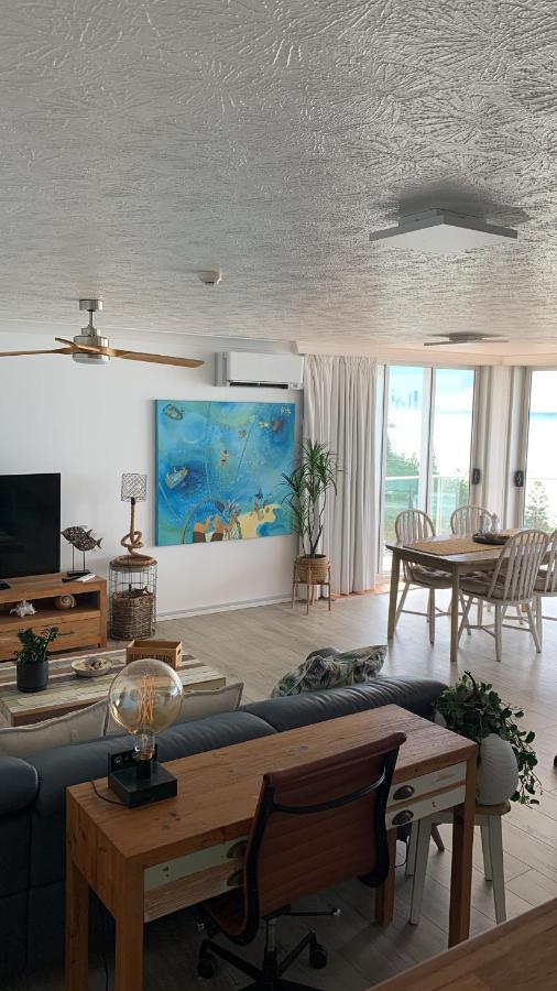 Pacific Regis Beachfront Aparthotel 4*