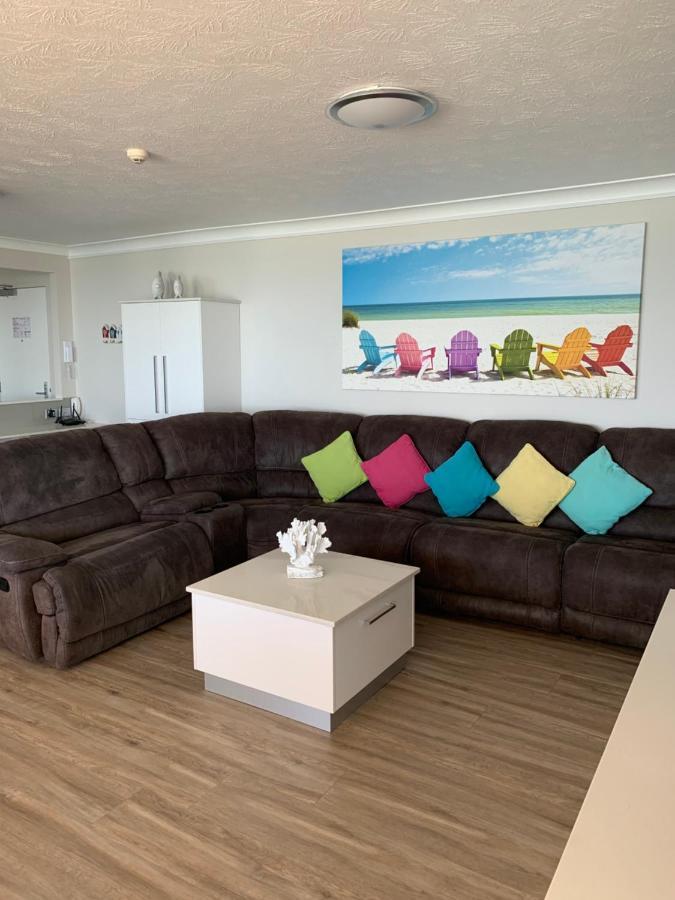Pacific Regis Beachfront Aparthotel 4*