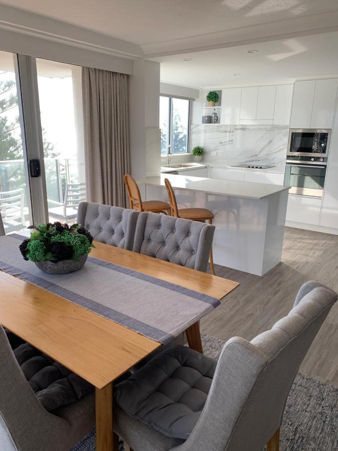 Pacific Regis Beachfront Aparthotel Gold Coast