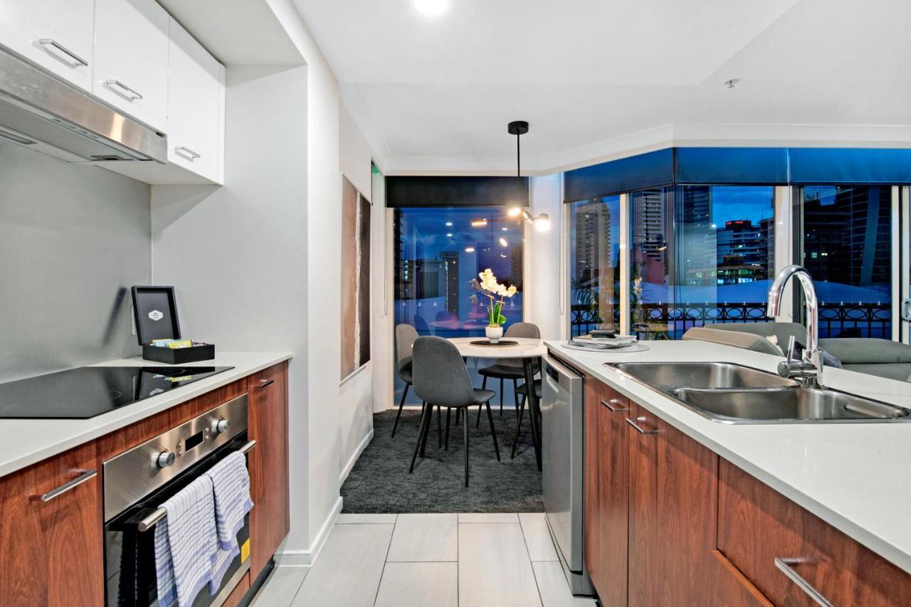 Chevron Renaissance - Floor - Self Contained & Privately Managed