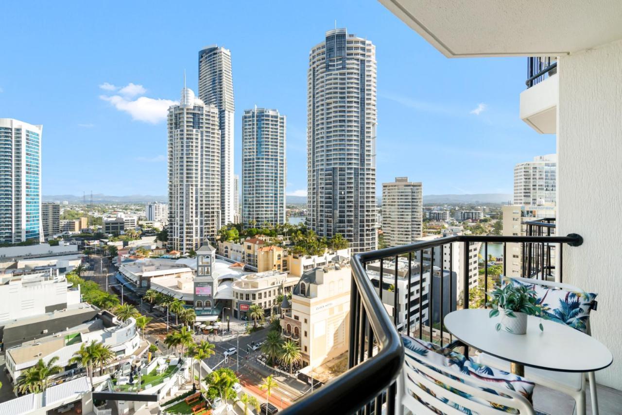 Tropical Lux At Cali Club * Gold Coast