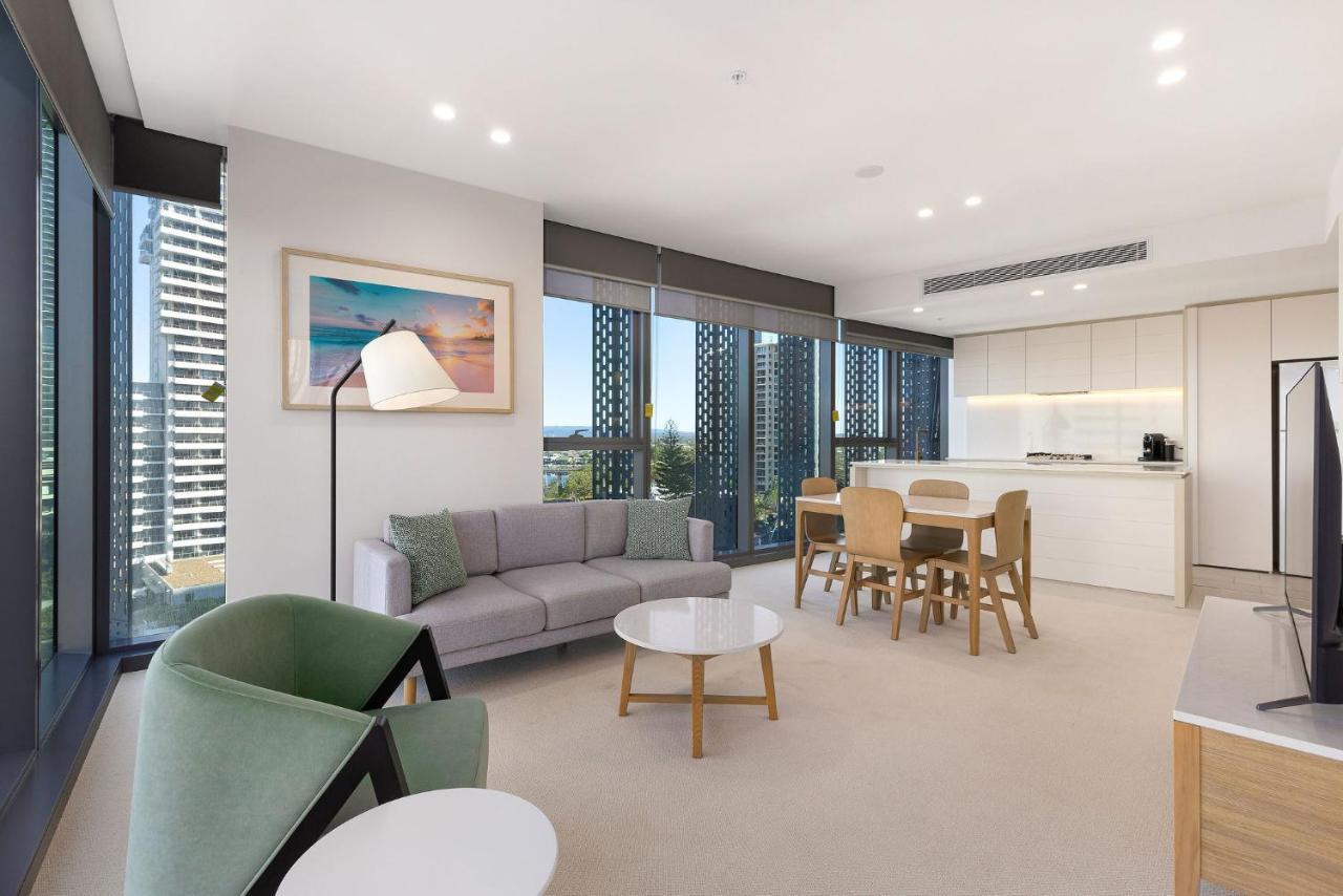 Ultiqa Signature At Broadbeach *