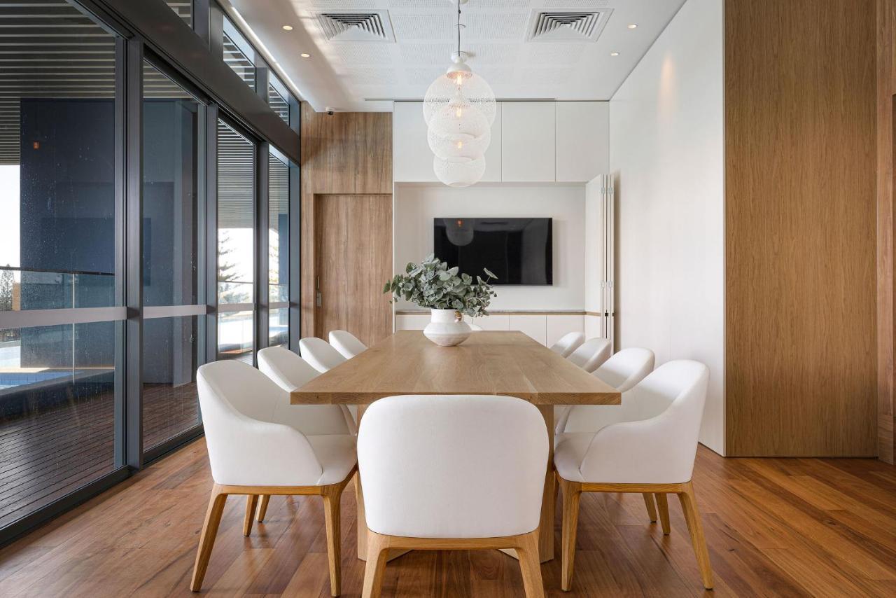 Ultiqa Signature At Broadbeach *