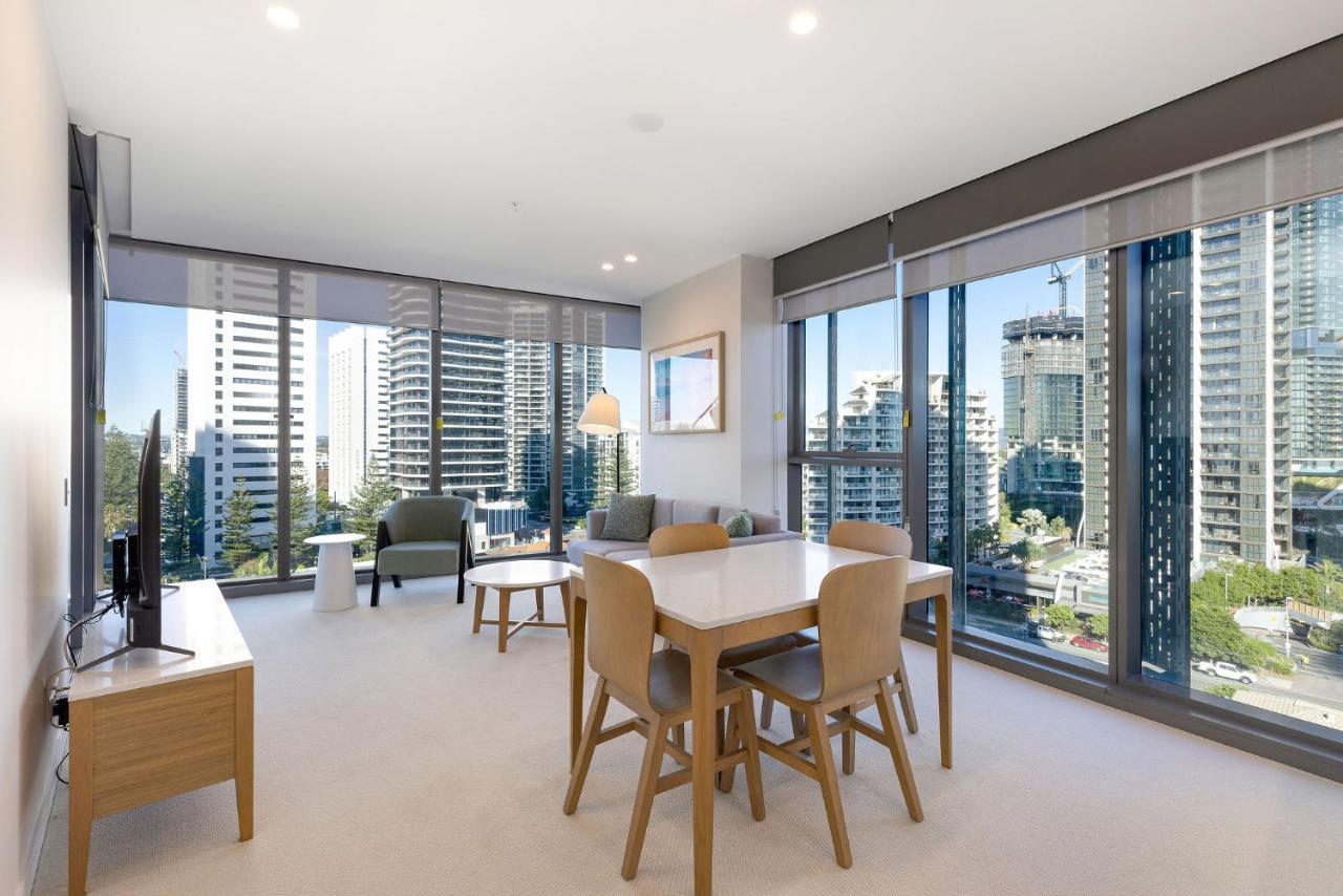 Ultiqa Signature At Broadbeach *