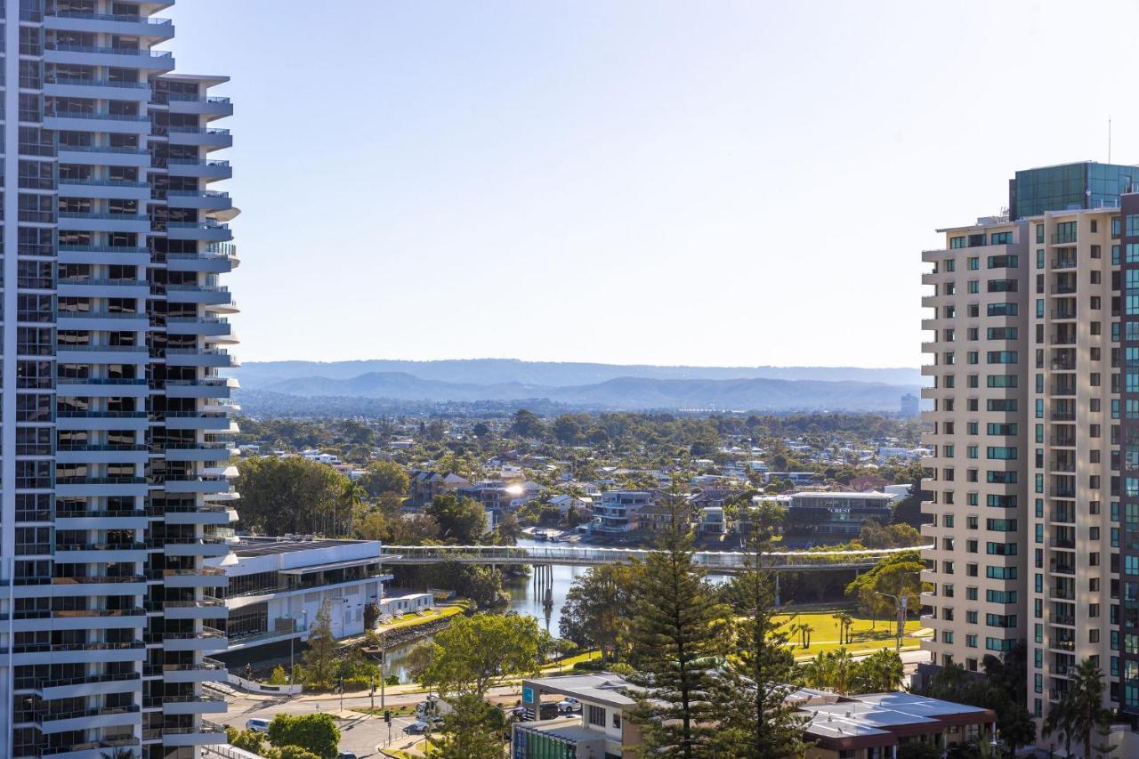 Ultiqa Signature At Broadbeach Apartment