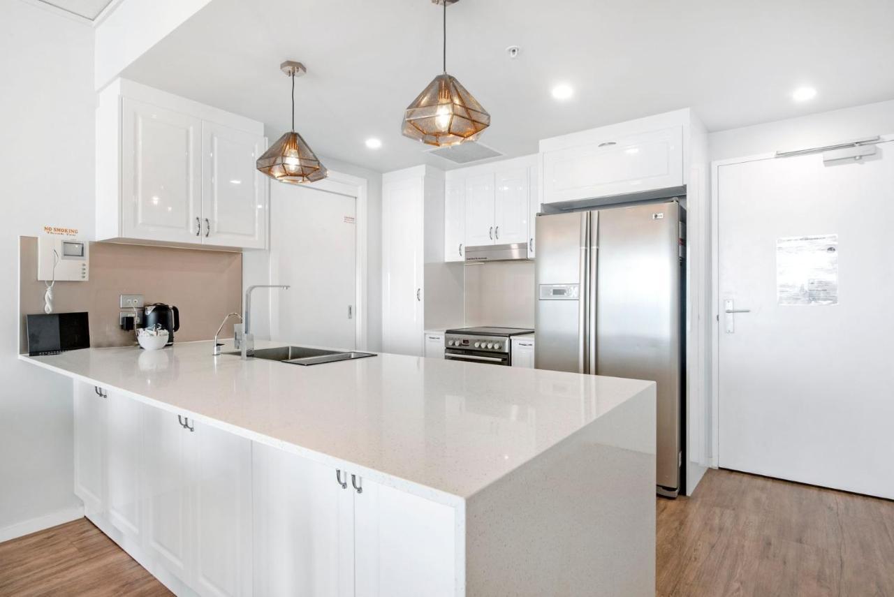 Beautiful 2 Bedroom - Sierra Grand Broadbeach Apartment Gold Coast
