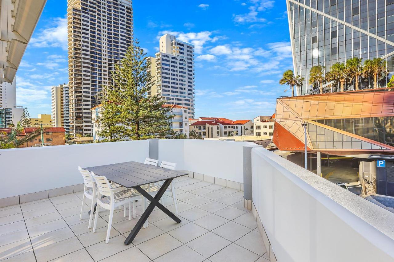 Private Rooftop, 2-storey Surfers Paradise With Pool Near Beach! Apartamento Gold Coast