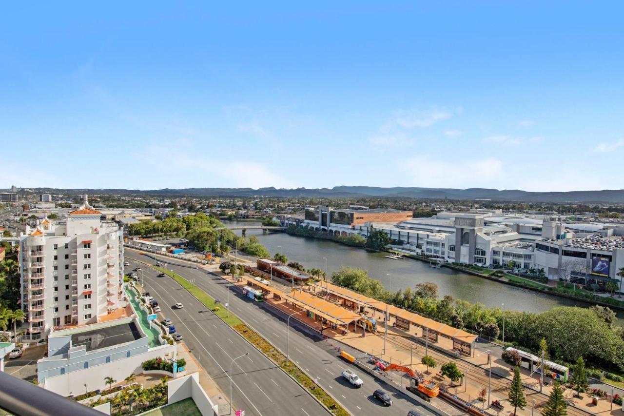 Beautiful 2 Bedroom - Sierra Grand Broadbeach Apartment