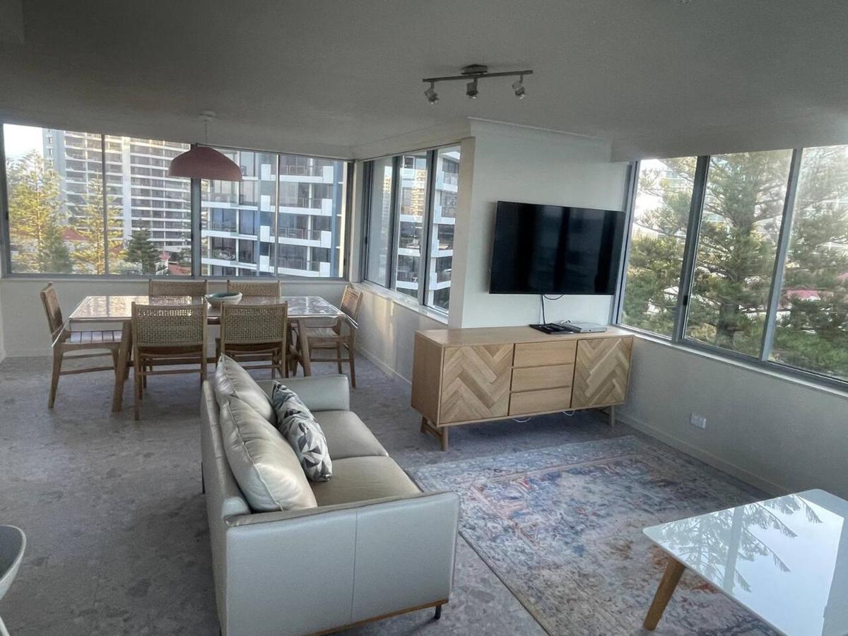 Absolute Frontage Two Bedroom * Gold Coast
