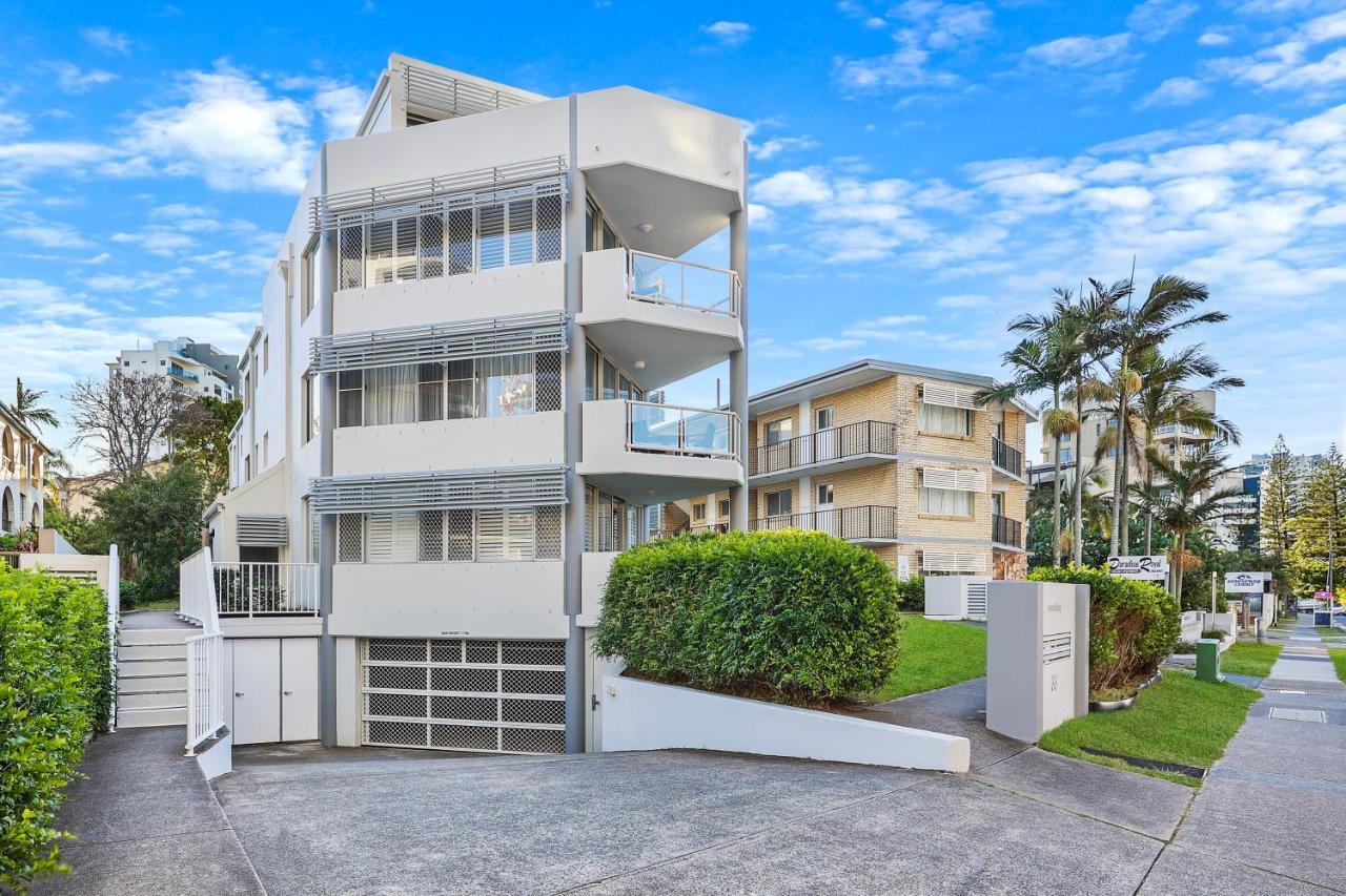 Apartamento Private Rooftop, 2-storey Surfers Paradise With Pool Near Beach!