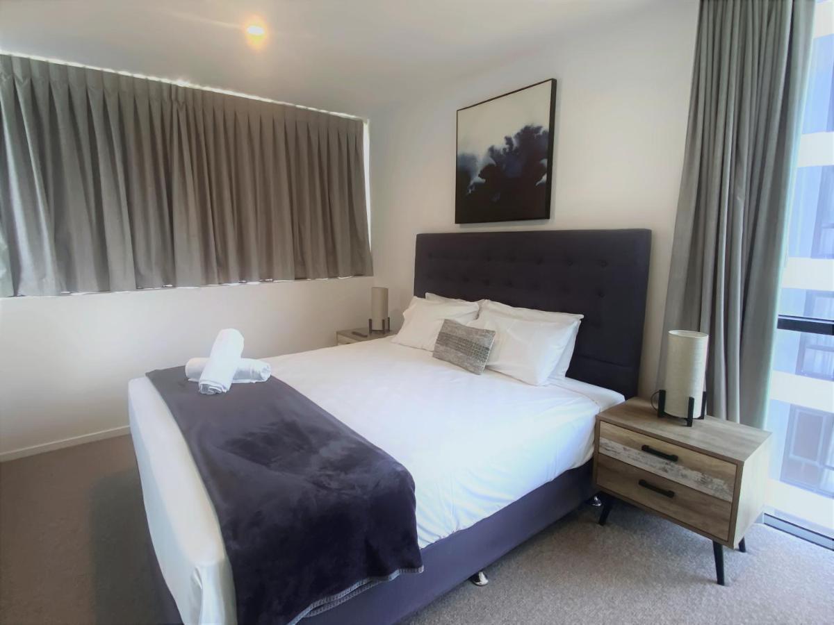 Qube Broadbeach 4*