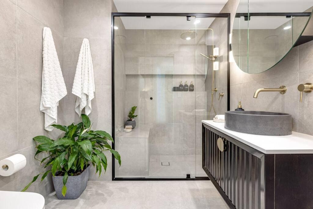 Apartamento Beachfront Bliss, 3br Kirra Oasis- Pool And Sauna