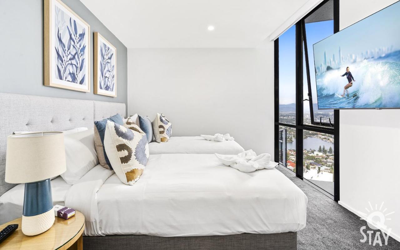 Circle On Cavill By Vaun Gold Coast