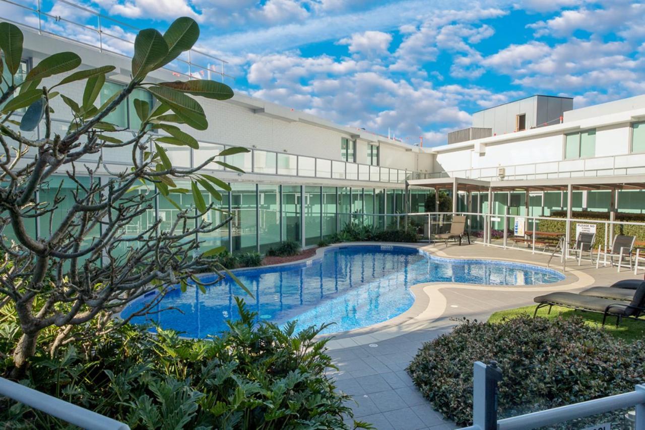 Modern 2 Bedroom Apt Near Tram & Ocean Apartment *