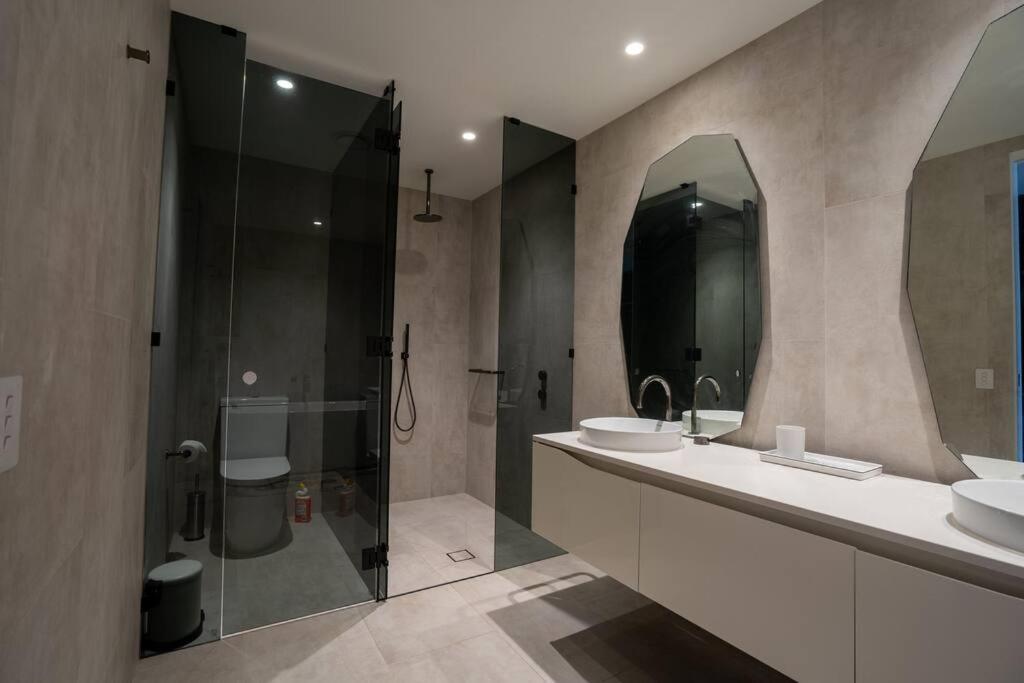 Serene Paradise Palms Luxury 3 Bed @mermaid Water Gold Coast