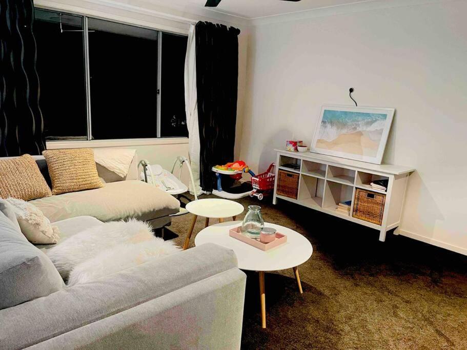 Theme Park Gateway Spacious 4bd Flamingo House * Gold Coast
