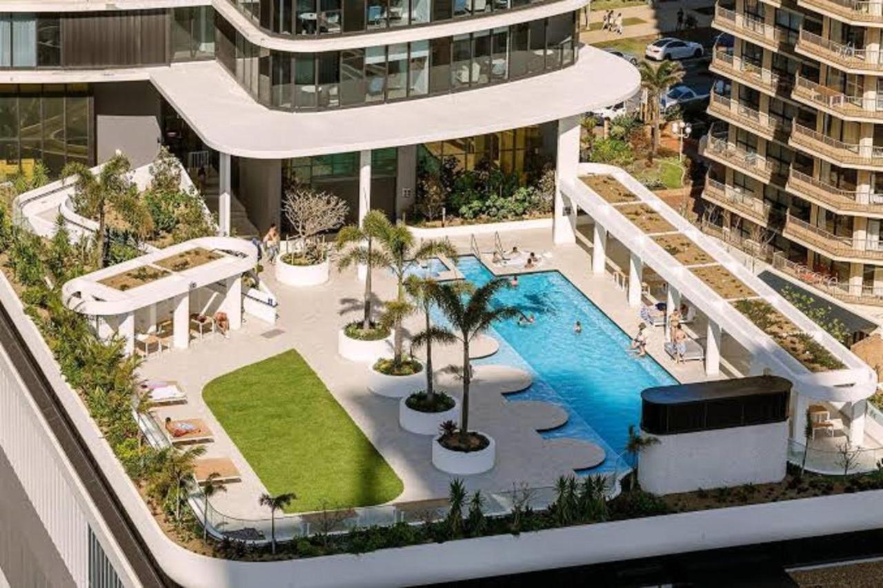 Surfers Paradise New Beachfront * Gold Coast